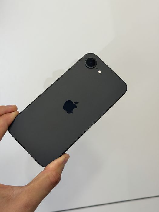 iPhone 16e - 60 цикъла