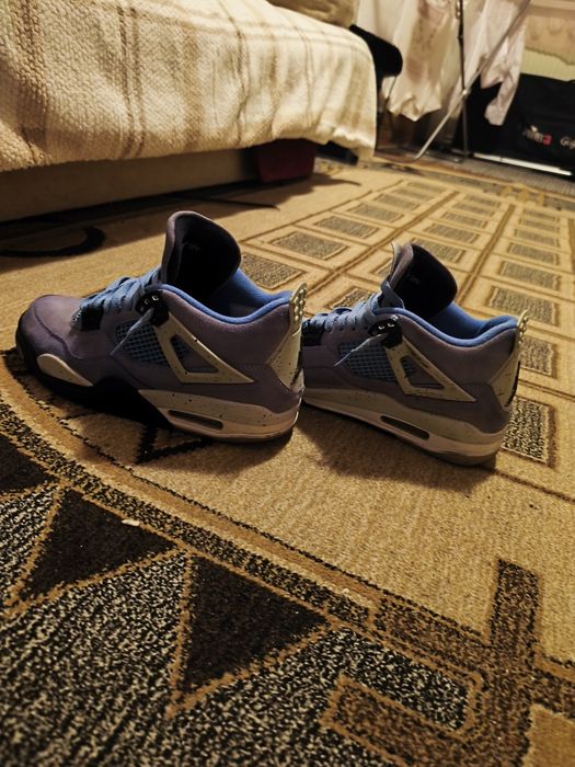 Jordan 4 University Blue