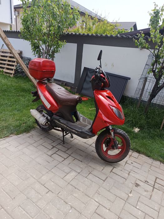 Vând scuter in stare buna de funcționare toate actele la zi