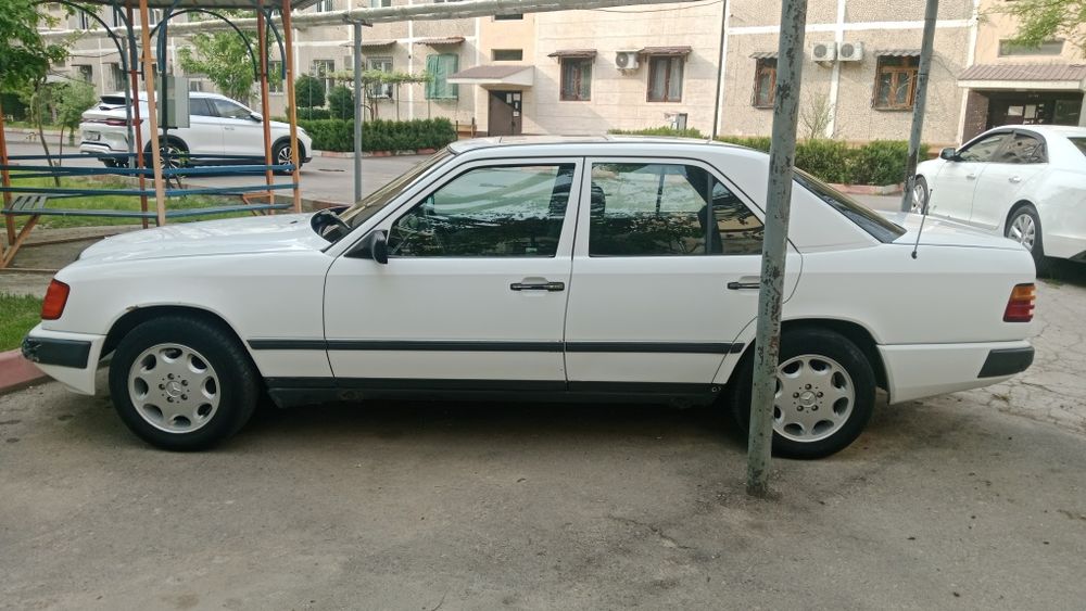 Мерседес W124 Е230