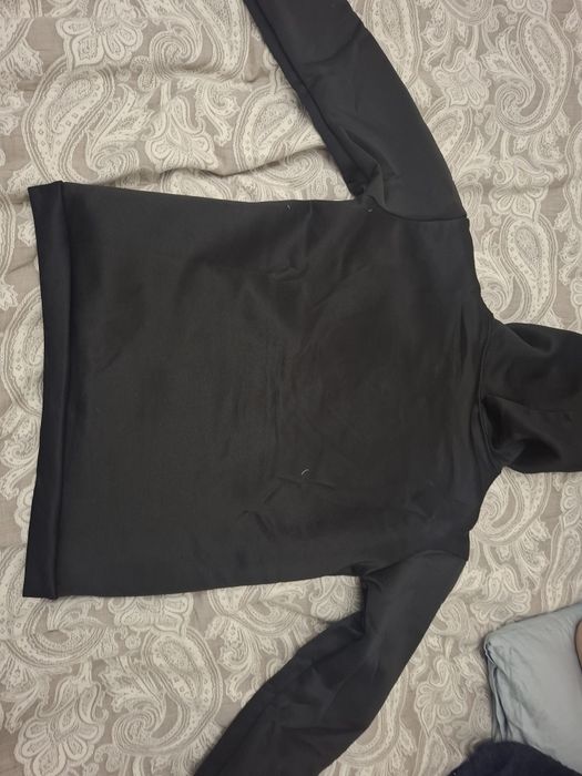 Продаю кофту, ни разу не носил.