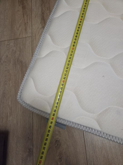 Два единични матрака и подматрачна рамка