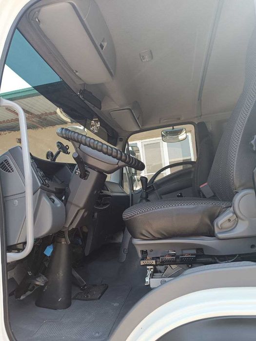 ISUZU 10 tonnalik Furgon sotiladi Yangi Zavod holatida turibdi