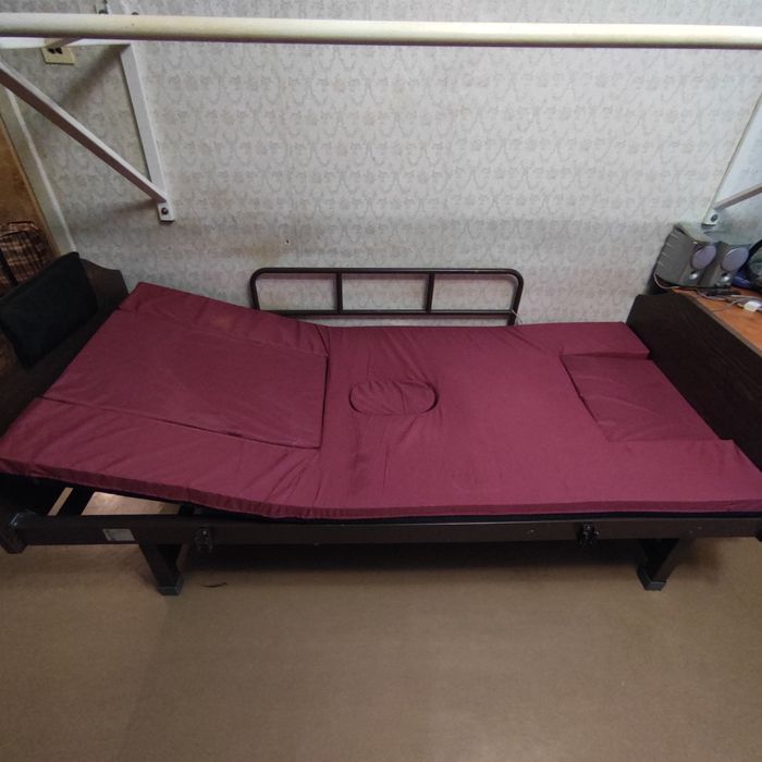 Кровать медицинская