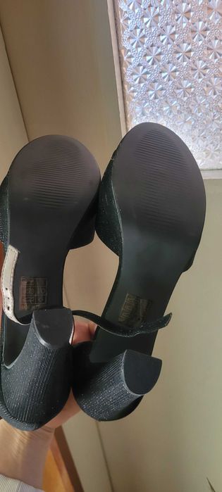 Черни официални сандали