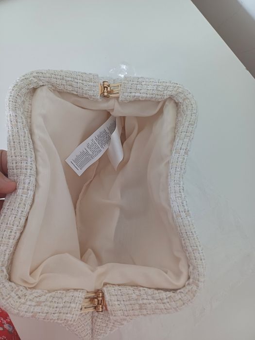 Клатч Guess, молочного цвета