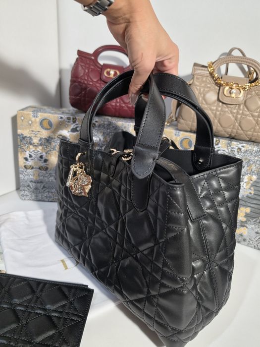 Налична чанта Dior Toujours Tote