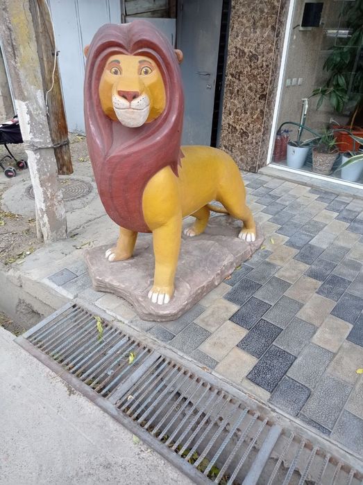 Скульптура  "Король Лев" из бетона  большой размер 1,5 метра