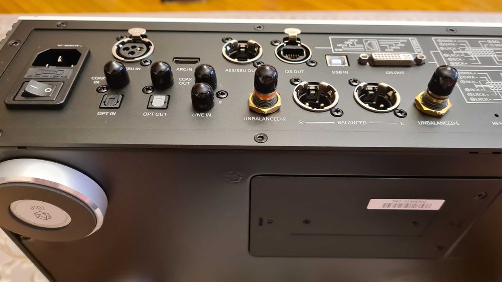 HiFi Rose RS 150B media center, network streamer și DAC