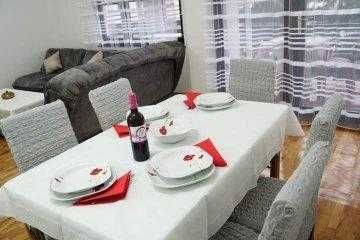 Дава се под наем Многостаен апартамент в Пловдив, Изгрев - 126 кв.м за 464.1 € - Снимка #2