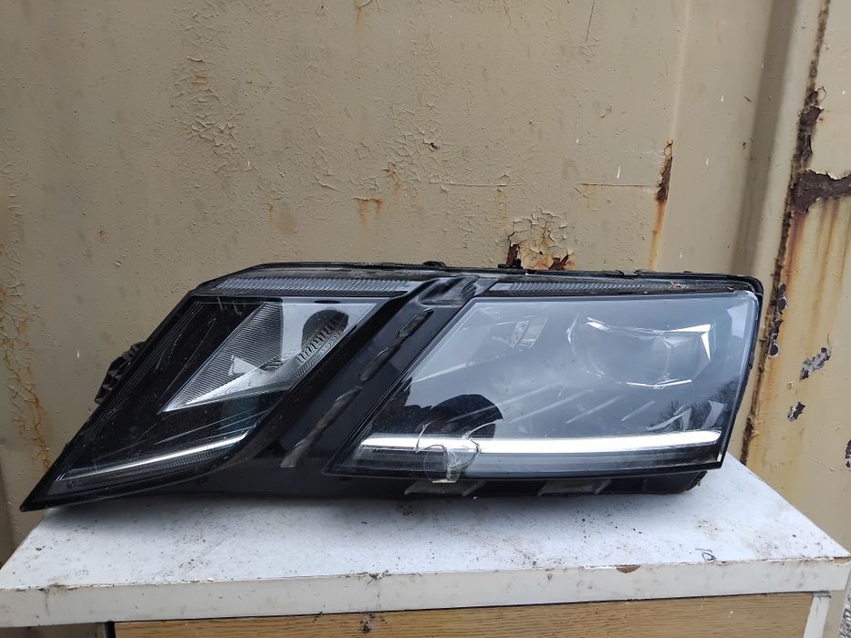 Оригинален FULL LED фар за Skoda Octavia 3 Facelift (5E1941015F)