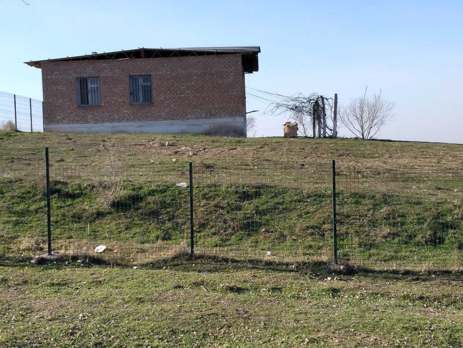 Продам 3.00 гектара по трассе А373А. Ташкент-Ахонгоран ( первая линия)