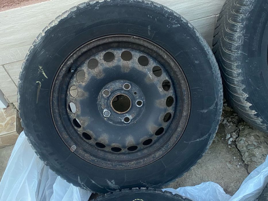 Vand set de 4 anvelope de iarna + rezerva