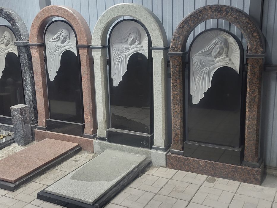 Памятники Костанай