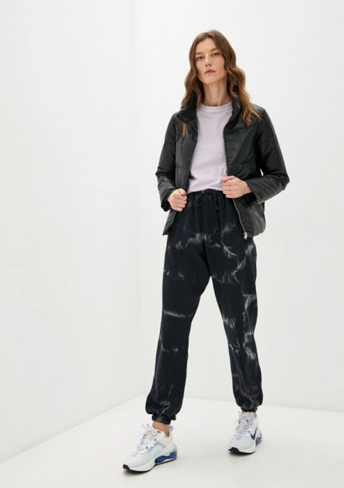 Стильная кожаная куртка