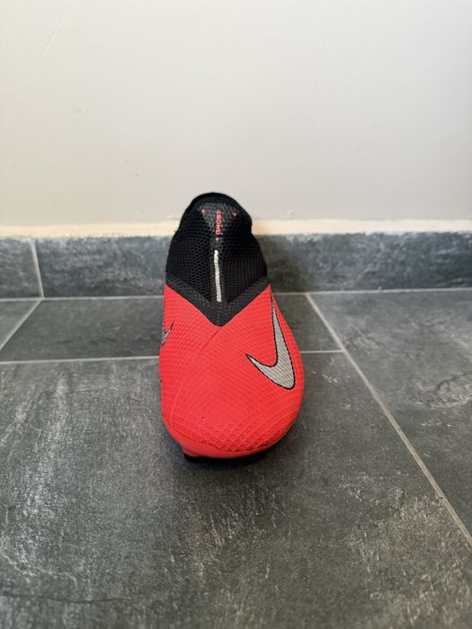 Бутонки Nike Phantom