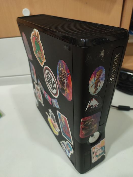 xbox 360 slim два джойстика
