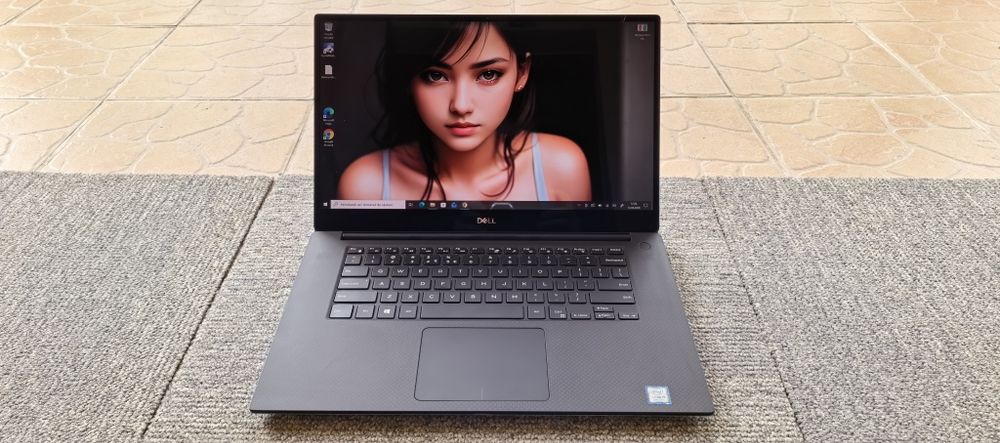 Laptop Dell 5540_Ecran 4K Touch---i9 9880H----32GB DDR4----Nvidia T2000 Quadro 4GB-----10/10 Estetic si Functional // Full METAL