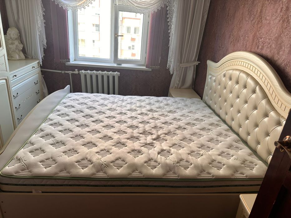 Продам кровать с матрасом