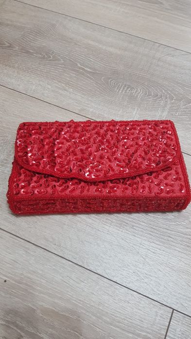 Gentuta plic auriu și rosu