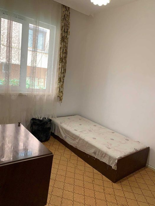 Дава се под наем Едностаен апартамент в Бургас, Славейков - 45 кв.м за 204 € - Снимка #1