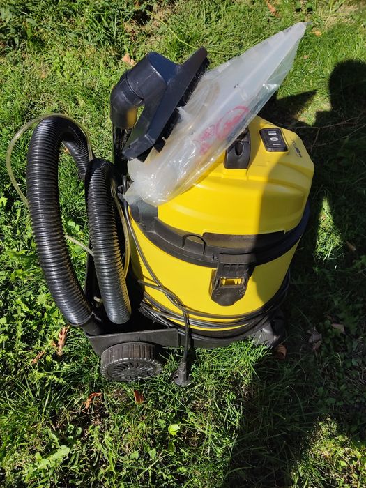 Clatronic прахосмукачка за сухо и мокро