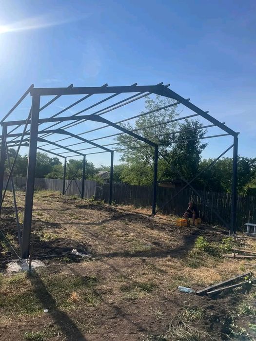 Vând structura metalica 8x40x4h