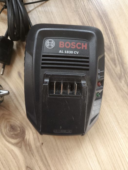 Акумулаторен винтоверт BOSCH UniversalDrill 18 V 1,5 Ah 60 Nm