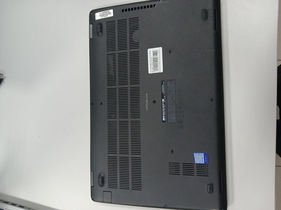 Ноутбук DELL 5500