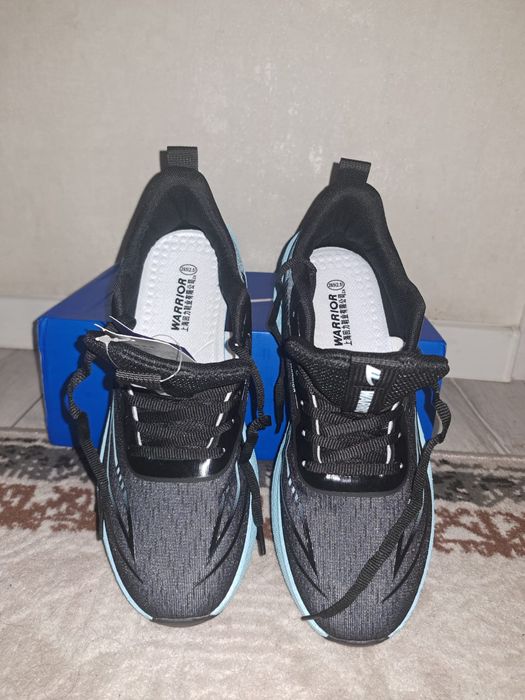 Кроссовки, размер 43.