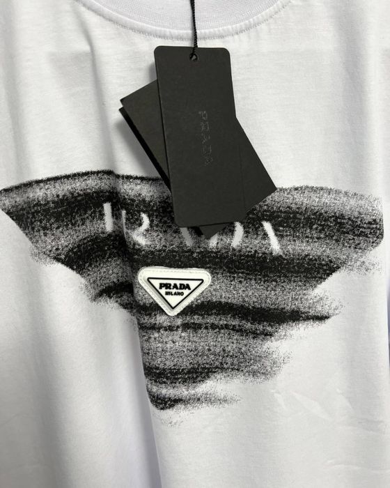 Tricou PRADA  super calitate