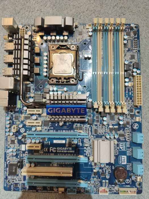 Продам мать плату lga 1366