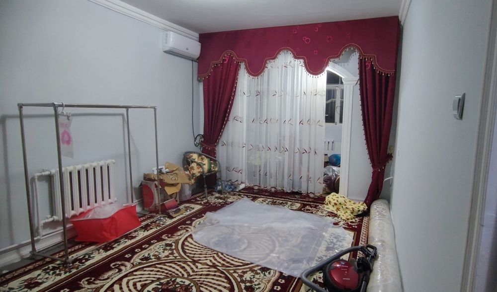 5 xonali Dom sotiladi yangi remont qilingan