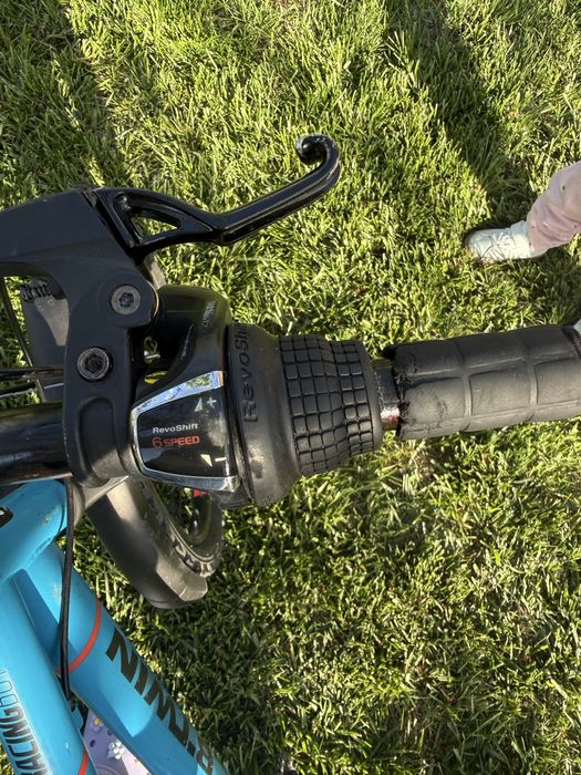 Bicicleta Btwin 20inch cu suspensii albastra