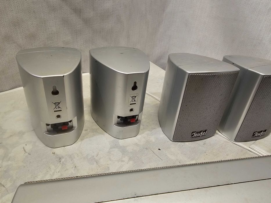 Sateliti Teufel 4 + centru pe 2 cai