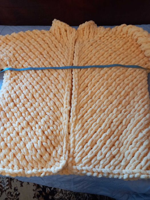 Ръчно плетено палто -жилетка!