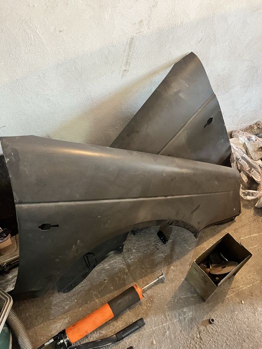 Крылья приора продам