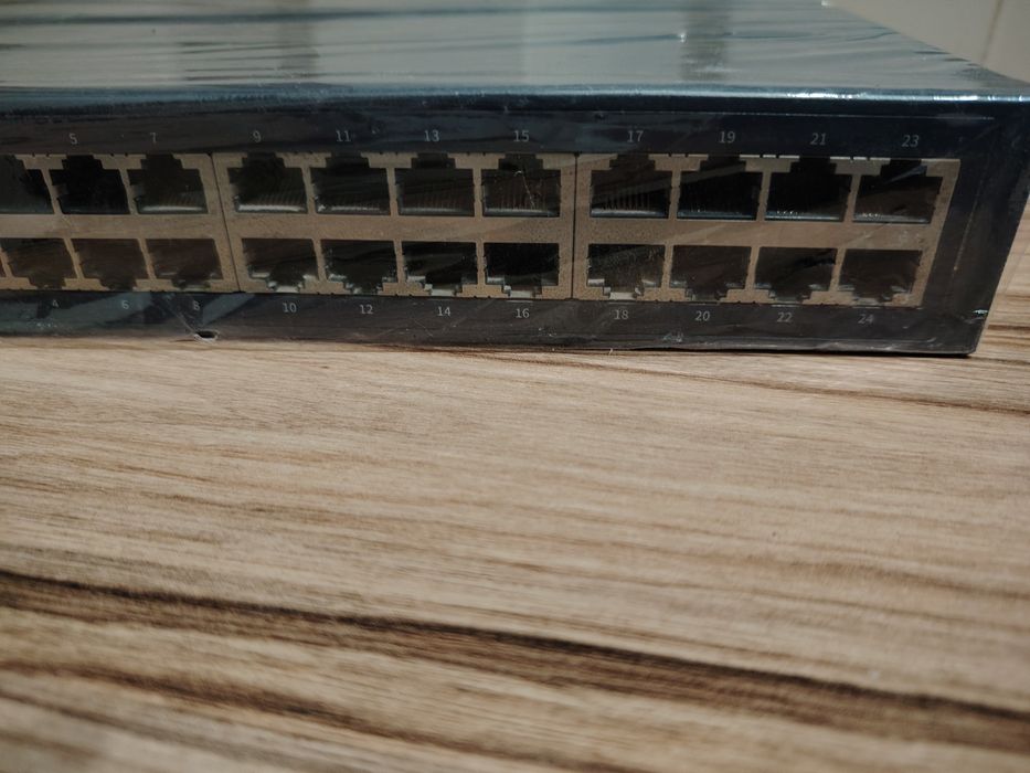 Коммутатор новые и б. У. 24порта