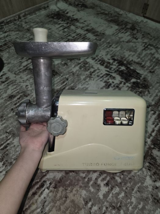 Elektricheskaya Myasorubka sotiladi.