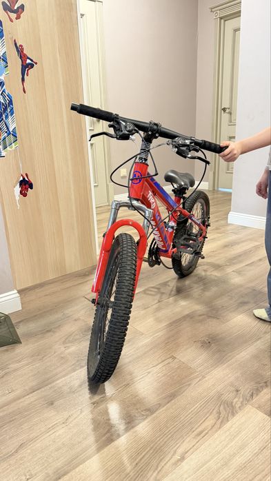 Продам велик для малтчика 6-7 лет