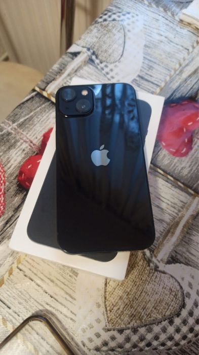 Vand iphone 13 stare impecabila la cutie, baterie 82% de 128 gb