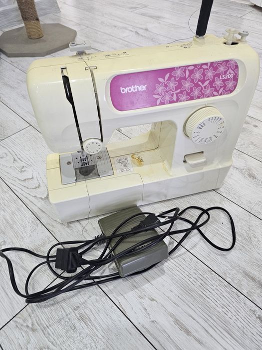 Швейная машина brother