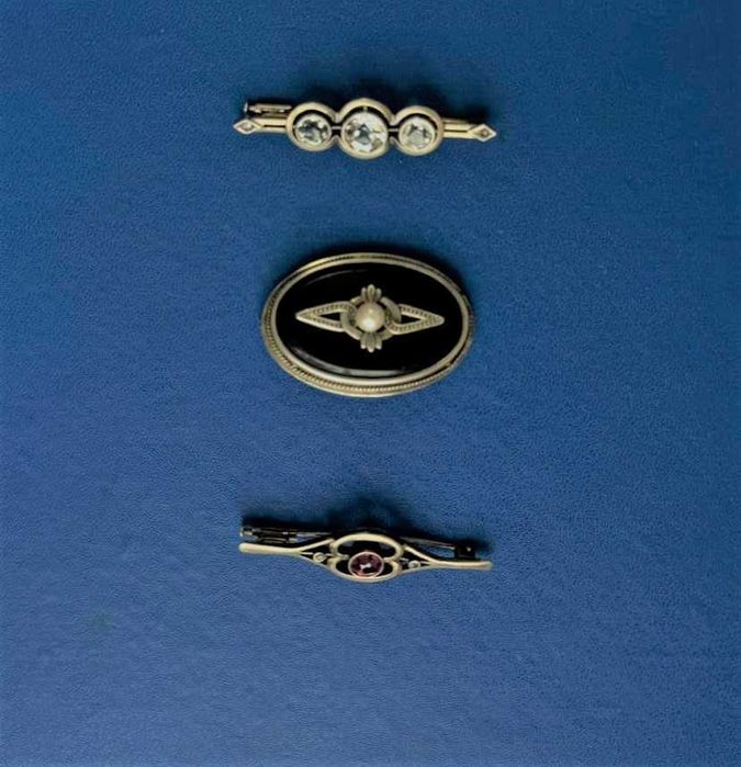 Броши и серебряные украшения