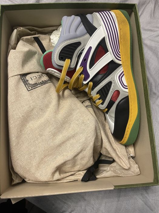 Vand ghete Gucci noi!