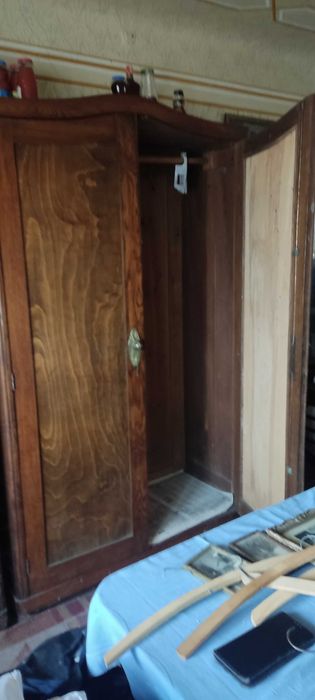 Mobila dormitor anii 1930 - pat matrimonial,2 dulapuri,2 noptiere