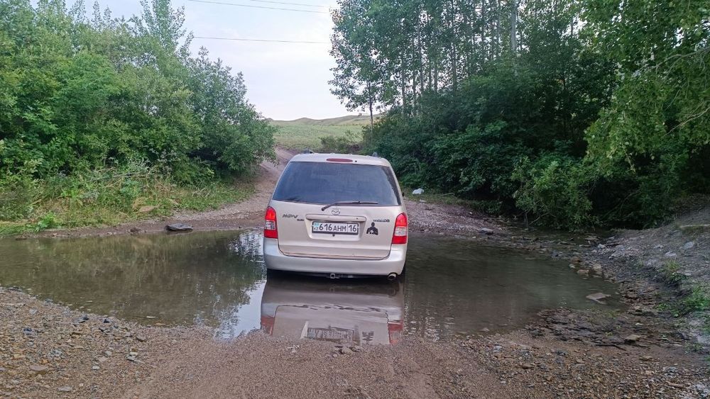 В продаже Mazda mpv 2001 год