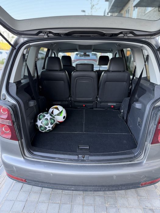 VW Touran 2010 2.0 TDI Highline