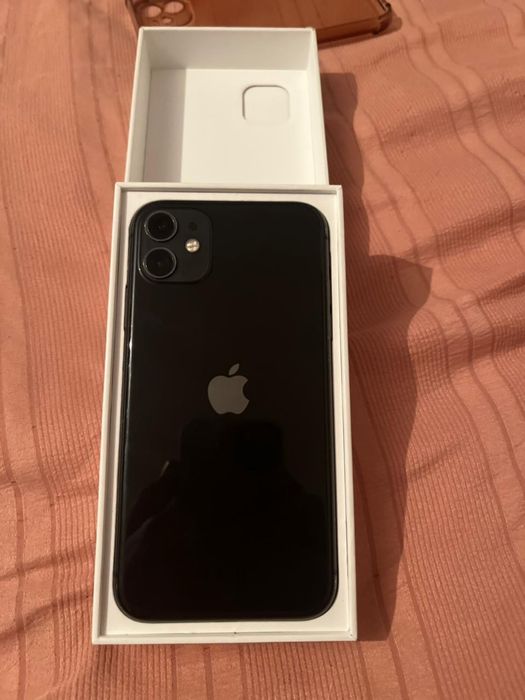 Продам айфон 11