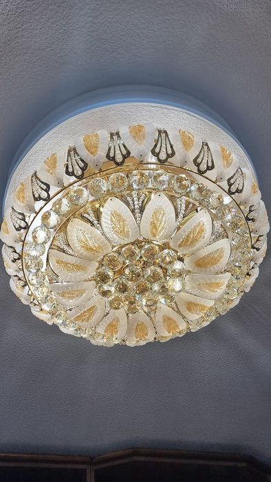 Люстра стеклянная