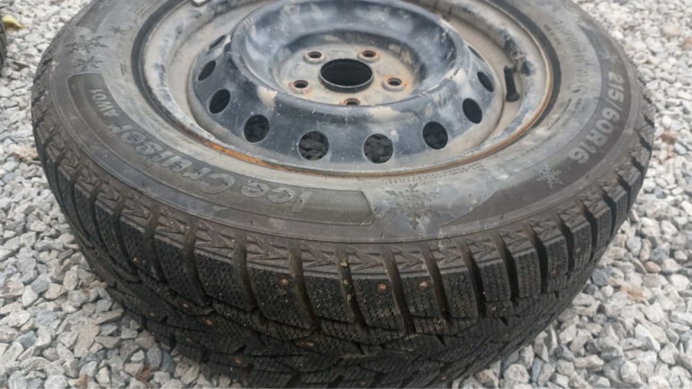 Продам шипованную резину